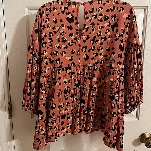 ANDRÉE By Unit Leopard Print top Large - Picture 2 of 3